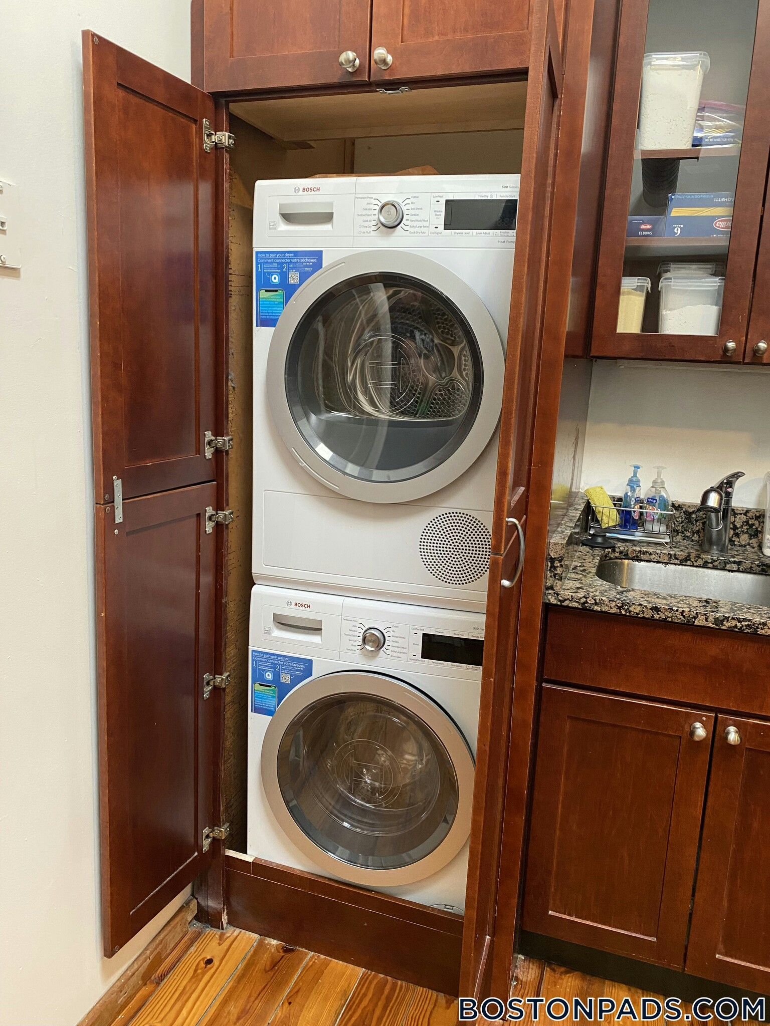 Building Photo - 600 Columbia Rd