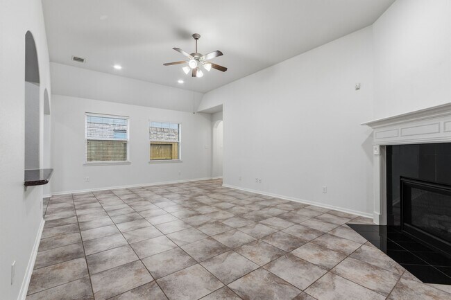 Building Photo - 271 Westwood Dr