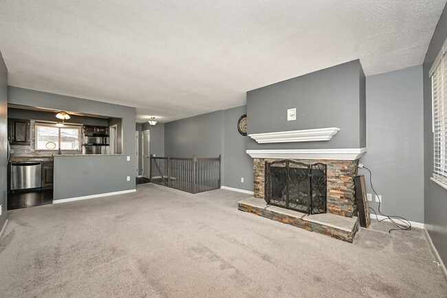 Building Photo - 3 Bedroom Manchester Condo