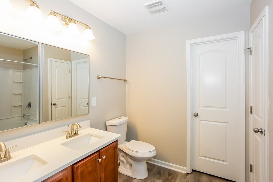 Building Photo - 3202 Kayla Ln