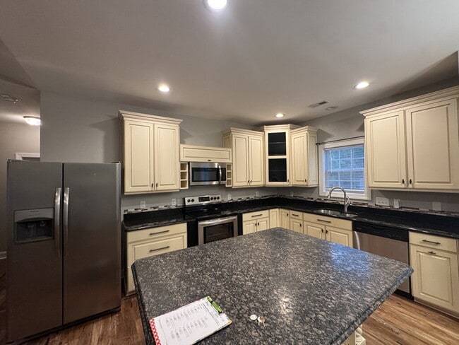 Building Photo - 106 Moonstone Ct