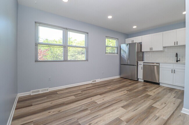 Building Photo - 3 Bedroom Oasis in Severna Park