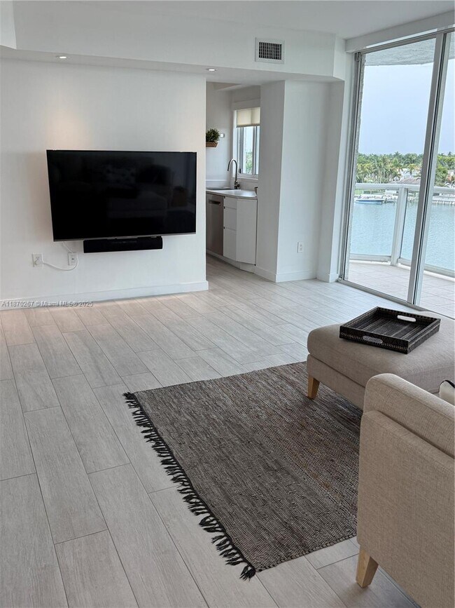 Building Photo - 5900 Collins Ave