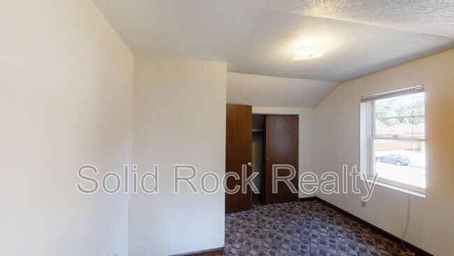 Building Photo - 511 E Cache La Poudre St