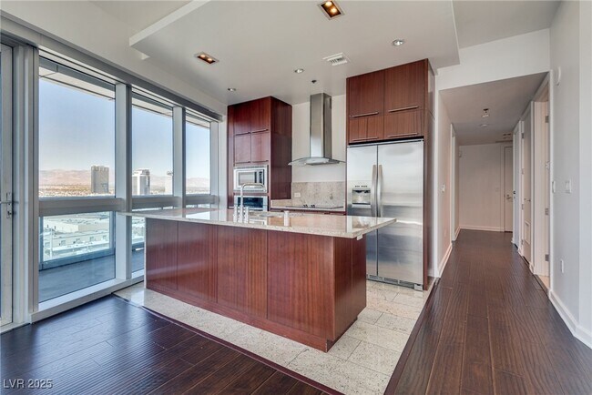 Building Photo - 4471 Dean Martin Dr