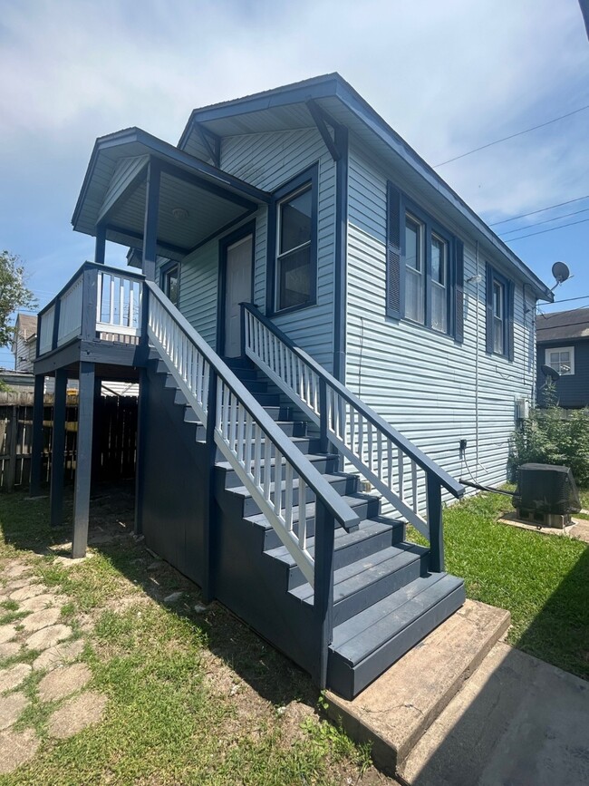 Primary Photo - 3909 Avenue M