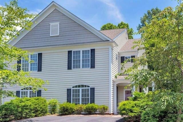 Building Photo - Bright Townhouse Available in Forest Lakes