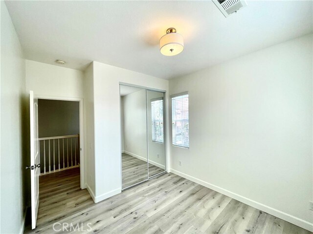 Building Photo - 341 W Pebble Creek Ln