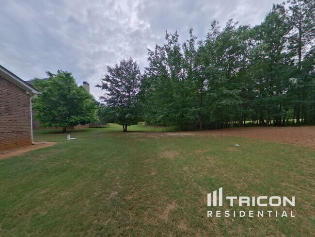 Building Photo - 105 Jaclaire Ln