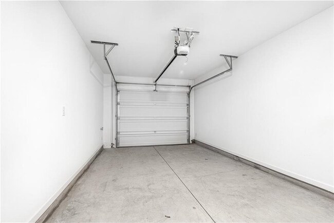 Building Photo - 501 Burton Dr