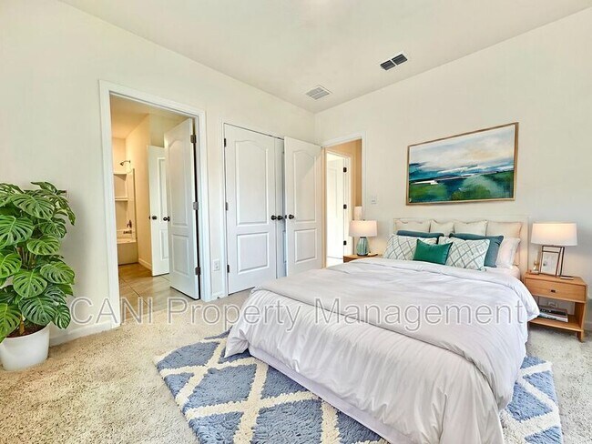 Building Photo - 230 Reena Dr