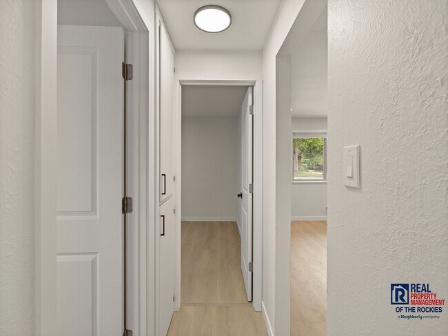Building Photo - Beautifully Remodeled 2-Bed, 1-Bath Duplex...