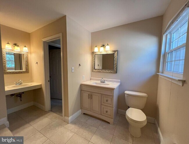 Building Photo - 243 Copper Beech Dr
