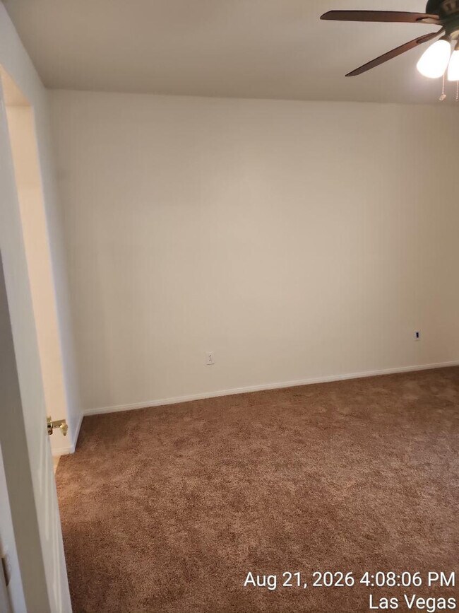 Building Photo - 664 Peachy Canyon Cir