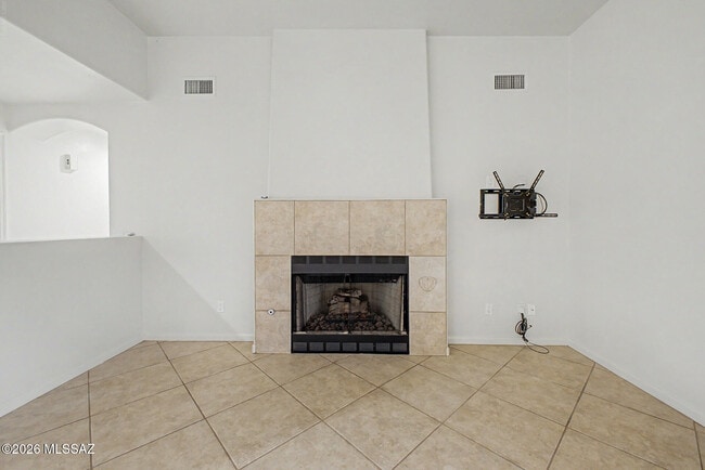 Building Photo - 5555 N Cres Ridge Dr
