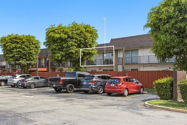 Building Photo - 810 SW 129th Pl