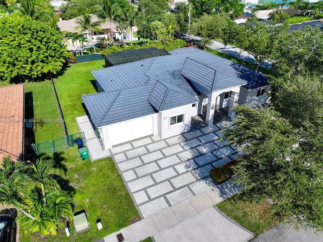 Building Photo - 6402 SW 93rd Pl
