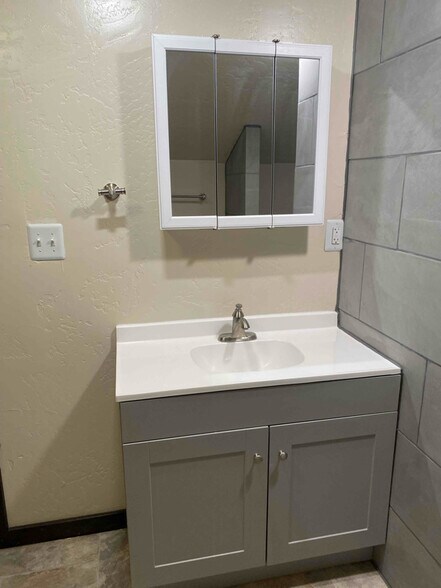 Building Photo - 38 Picnic Gulch Rd