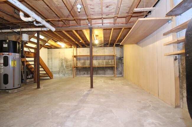 Building Photo - 37 Oak Hill Rd