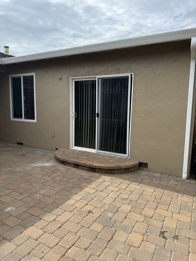 Building Photo - 1816 Boxwood Dr