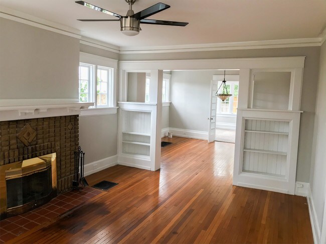 Building Photo - 819 29th St S