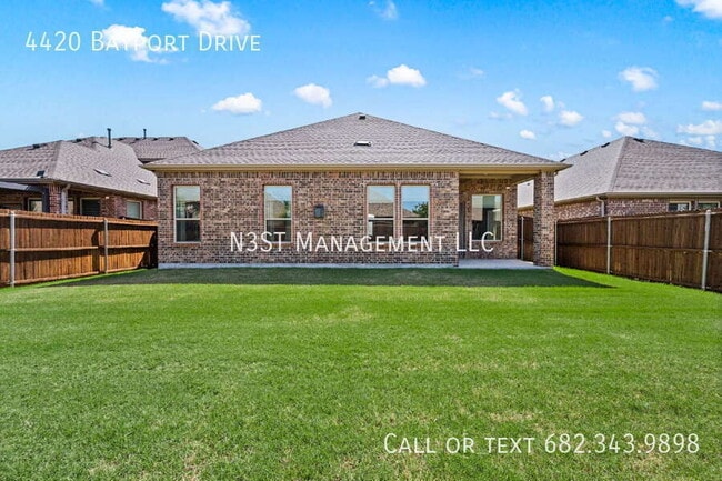 Building Photo - 4420 Bayport Dr