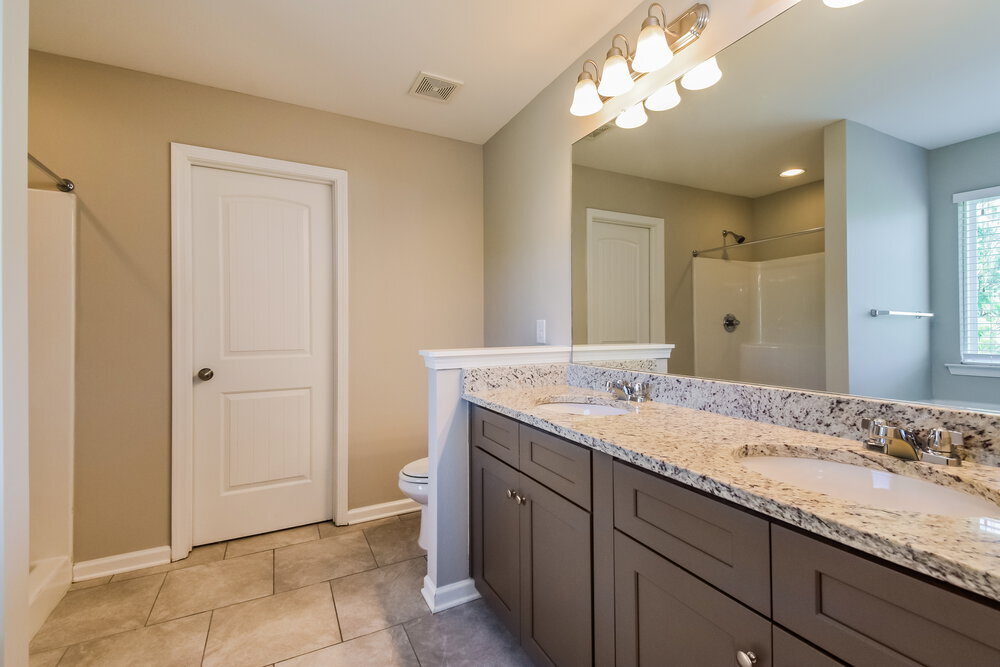 Building Photo - 643 Fieldcrest Dr