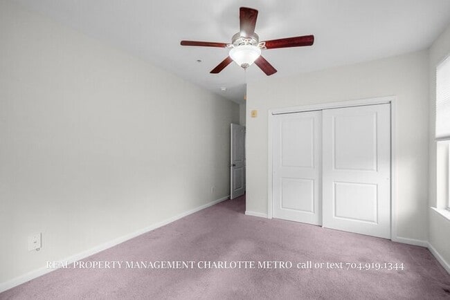 Building Photo - Charming 2 Bed, 2 Bathroom city Retreat Near Uptown Charlotte & Greenway Access
