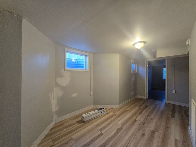 Building Photo - 135 Custer Ave