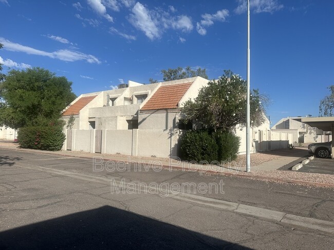 Building Photo - 1342 W Emerald Ave