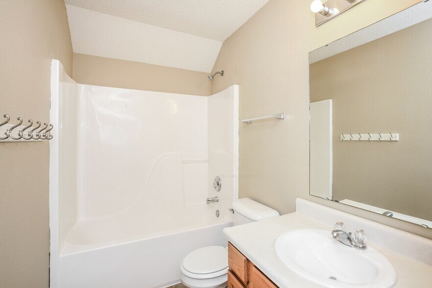 Building Photo - 19516 Prairie Crossing Dr