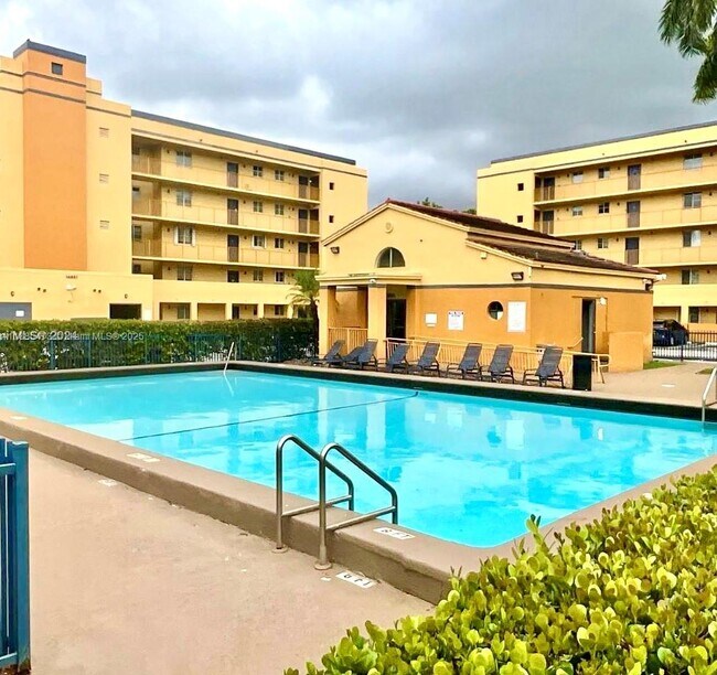 Building Photo - 8250 SW 149th Ct