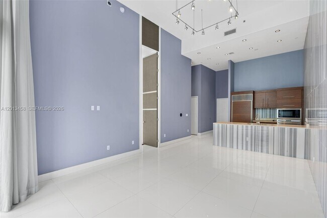 Building Photo - 475 Brickell Ave