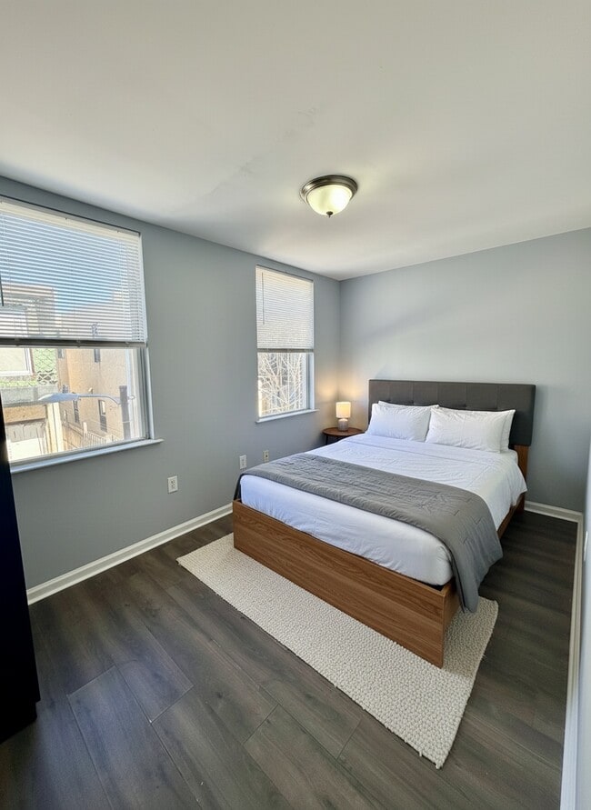 Building Photo - 2035 Watkins St