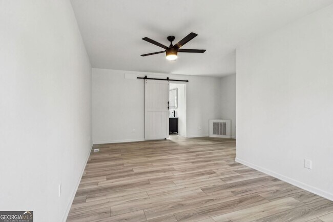 Building Photo - 597 Paper Mill Rd