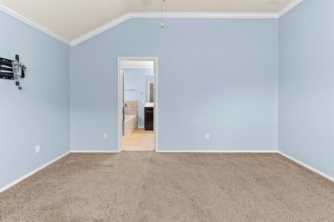 Building Photo - 244 Chickadee Ln