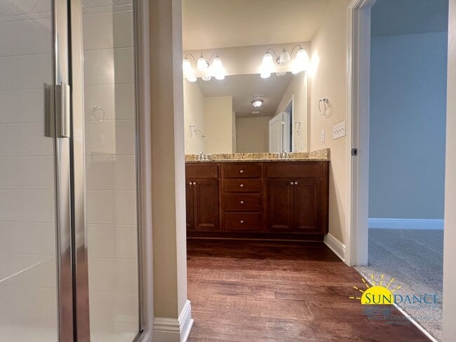 Building Photo - Reserve Pointe Townhome with Community Pool!