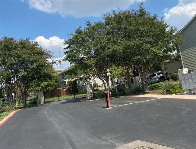 Building Photo - 2632 Century Park Blvd