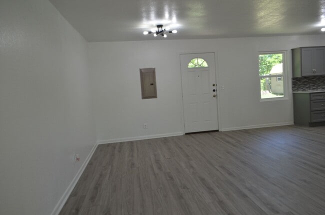 Building Photo - Call this Home!