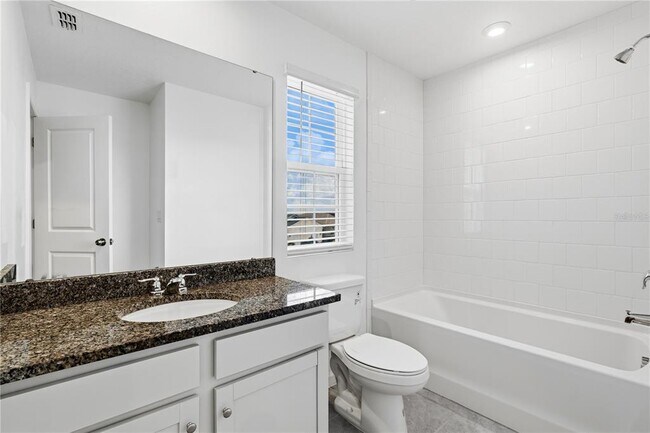 Building Photo - 1124 Lakeshore Breeze Pl