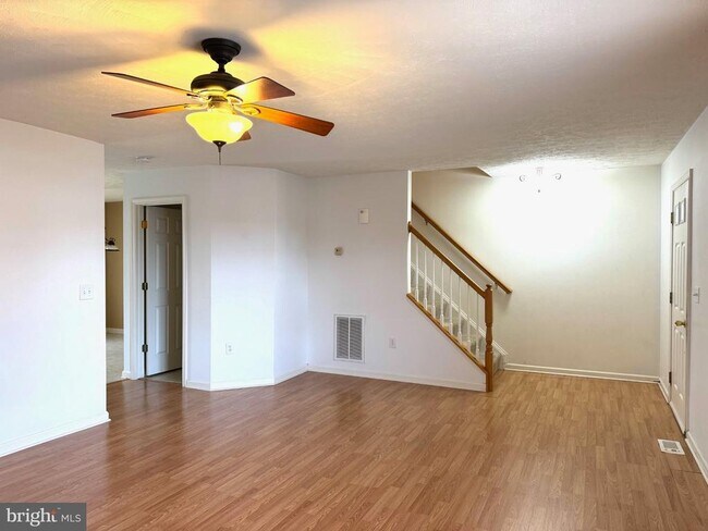 Building Photo - 107 Trade Wind Ln