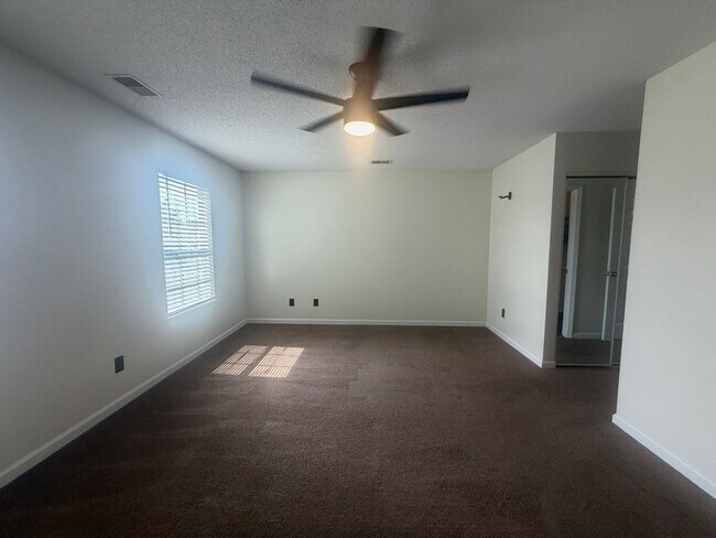 Building Photo - 1755 Polaris Dr