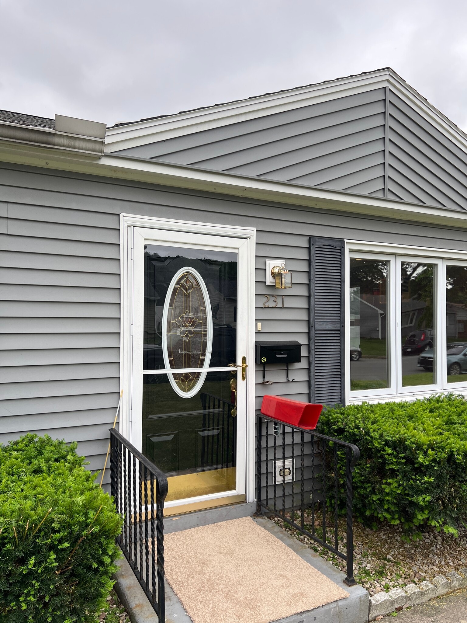 Building Photo - 231 Fairview Ave