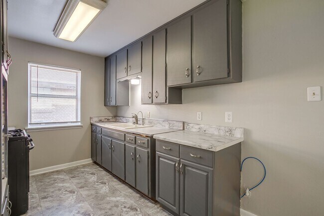 Building Photo - Great 4 Bed, 2 Bath Rental Available for New Tenants- 76134