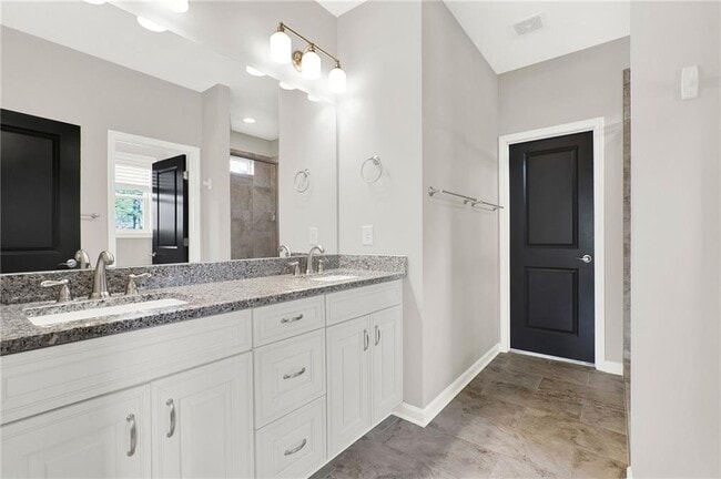 Building Photo - 309 Trappers Bluff