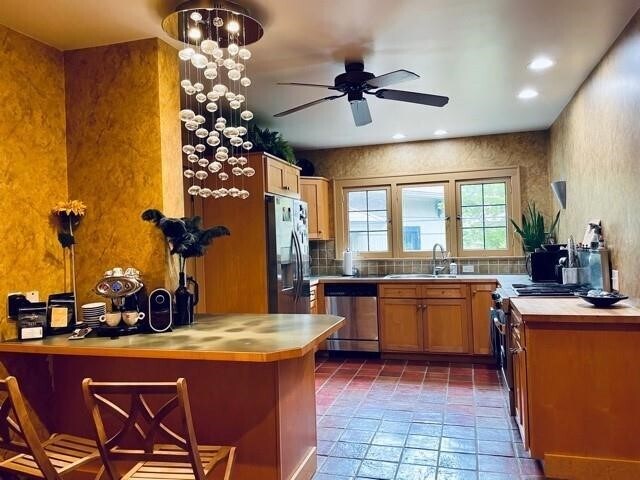 Building Photo - 352 Canterbury Rd