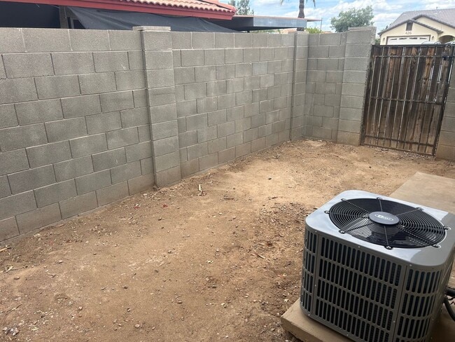 Building Photo - 435 E 9th Ave