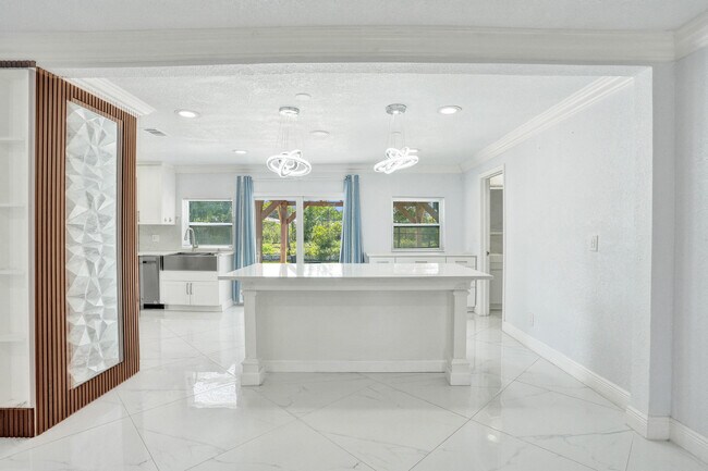 Building Photo - 855 NW 80th Terrace