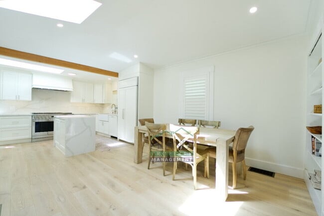 Building Photo - 49 Locust Ave