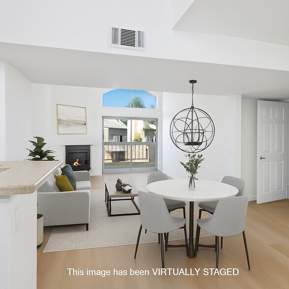 Primary Photo - 5565 Canoga Ave